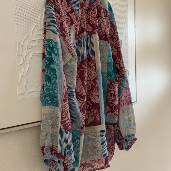 Coldwater Creek Women's SZ S Maroon Blue Cream Blouse Front 1/2 Button w/ Tie - Picture 10 of 13